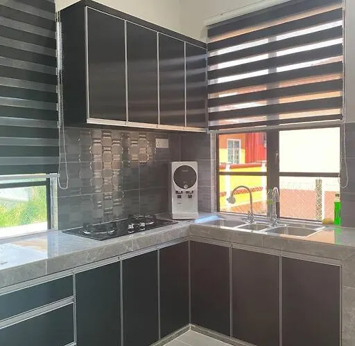 Afza Homestay Paka B